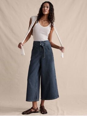 Banana Republic Ultra-High Rise Lightweight Culotte Jean Size 27